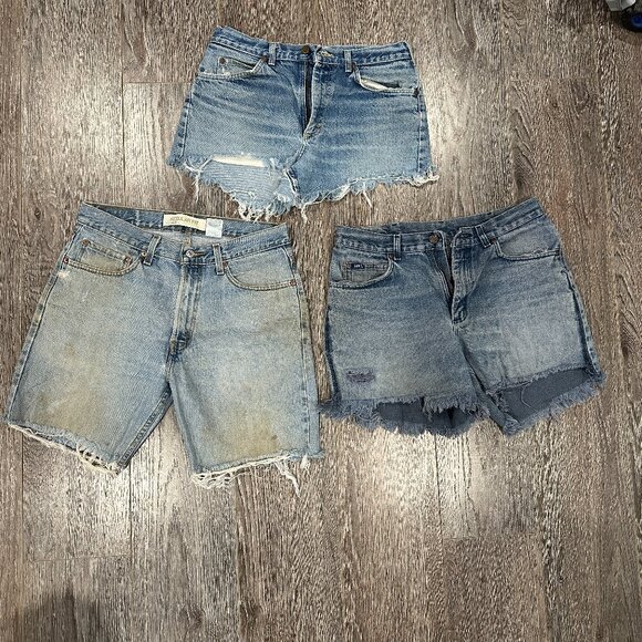Set of 3 vintage men’s cut-off denim shorts, size 33–34. - Picture 1 of 12